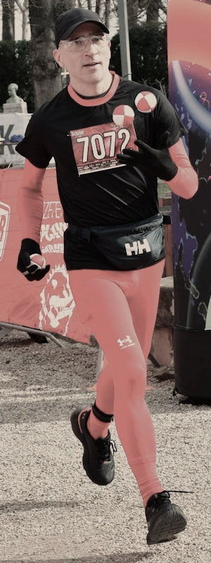 Running while juggling at Szerelmes Füred in 2026.